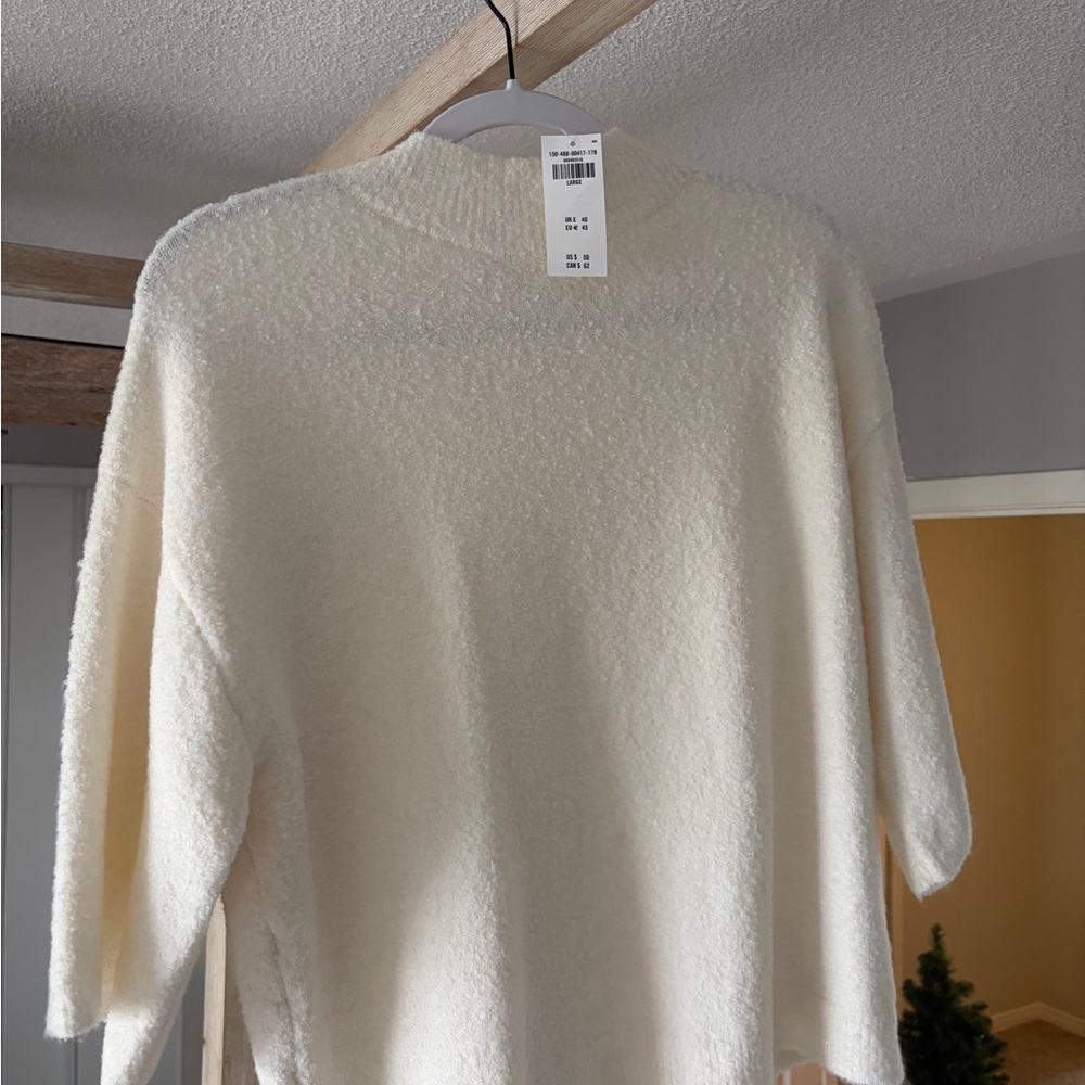 Abercrombie & Fitch Cream Women's Sweater